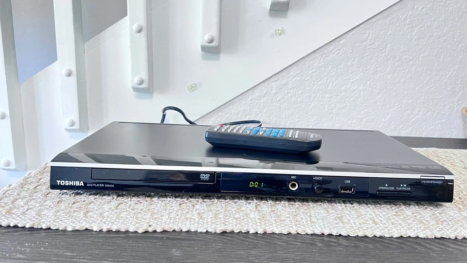 Toshiba SDK-430 DVD Player + Mic access for karaoke - Image 2 of 4
