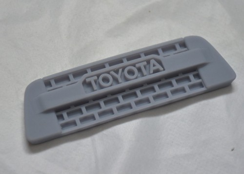Front Grill v2- For 1/10 TAMIYA RC TOYOTA TUNDRA HIGHLIFT 4X4-3Spd - Picture 9 of 9