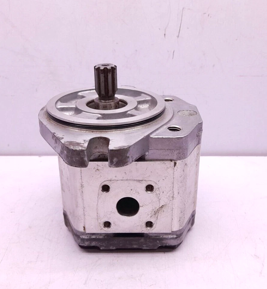 Bomba de engranajes Sauer Danfoss SNP2NN/6,0RNA6SA 111.20.364.00 P1B6B5YYNN/NNNNNN Foto 3 de 4