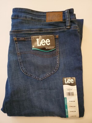 Lee Woman's NWT Size 20 Regular Fit Midrise Bootcut 31 Inseam Blue Jeans 
