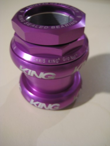 Chris King GripNut Purple Headset 1-1/8” Threaded Sealed Bearing brompton - Picture 3 of 3