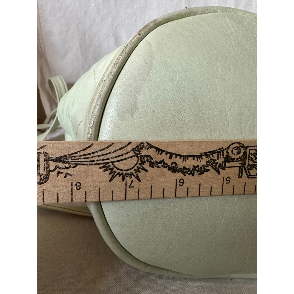 Vintage leather bucket bag crossbody quilted light green drawstring hobo pastel  - Image 2 of 4