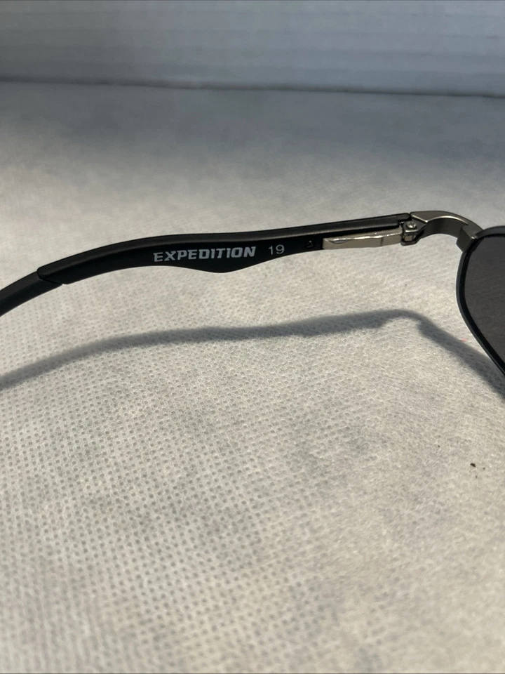 Gafas de sol retro para hombre TIMEX Expedition gris oscuro solo para miembros de Miami Vice Foto 3 de 4