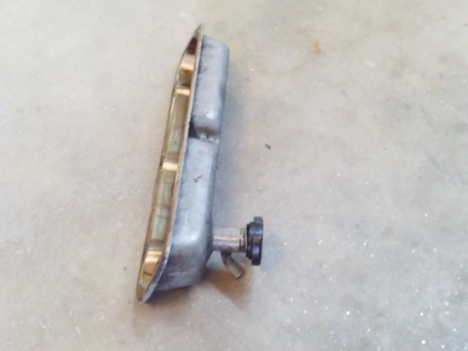 Cubierta de válvula izquierda del motor 5,8 L | Se adapta a Ford F150 F250 F350 1995-1997 Foto 3 de 4