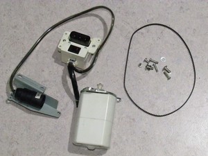 SINGER Nähmaschine Teile   Motor  mit Riemen