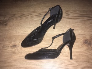 black court shoes round toe