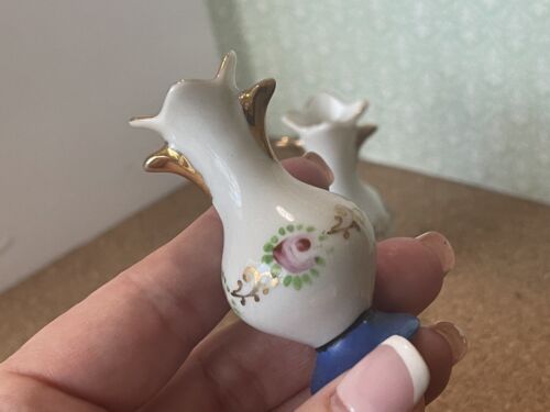 Miniature Mid-Century Porcelain Vase Made in Japan - Picture 2 of 9