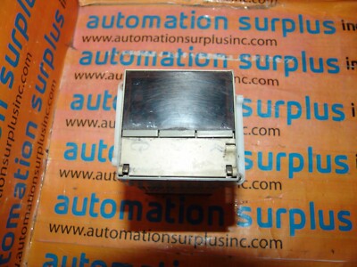 OMRON E5CS-R1KJ TEMPERATURE CONTROL MULTI-RANGE 100-240VAC COMPLETE QUANTITY!!