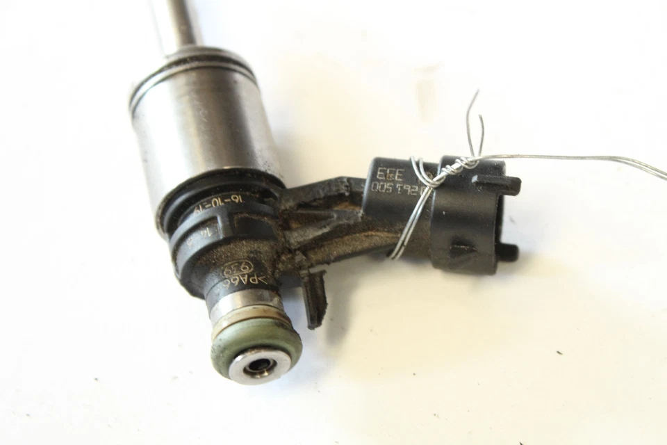 Ford Focus ST 2017 inyector de combustible M2898 Foto 4 de 4