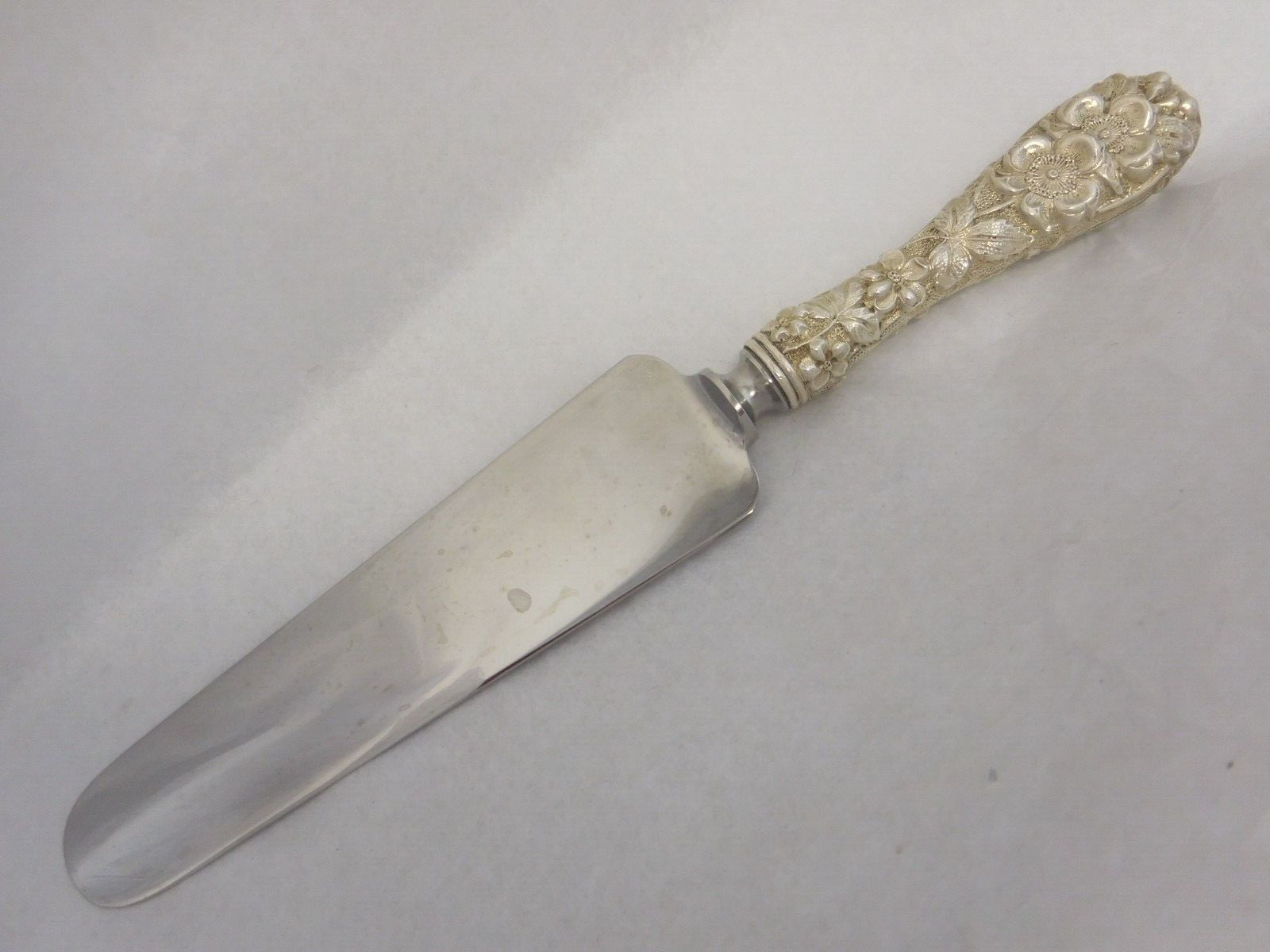 STIEFF FORGET-ME-NOT 1910 STERLING SILVER & STAINLESS CAKE KNIFE 9 3/4" NO MONO
