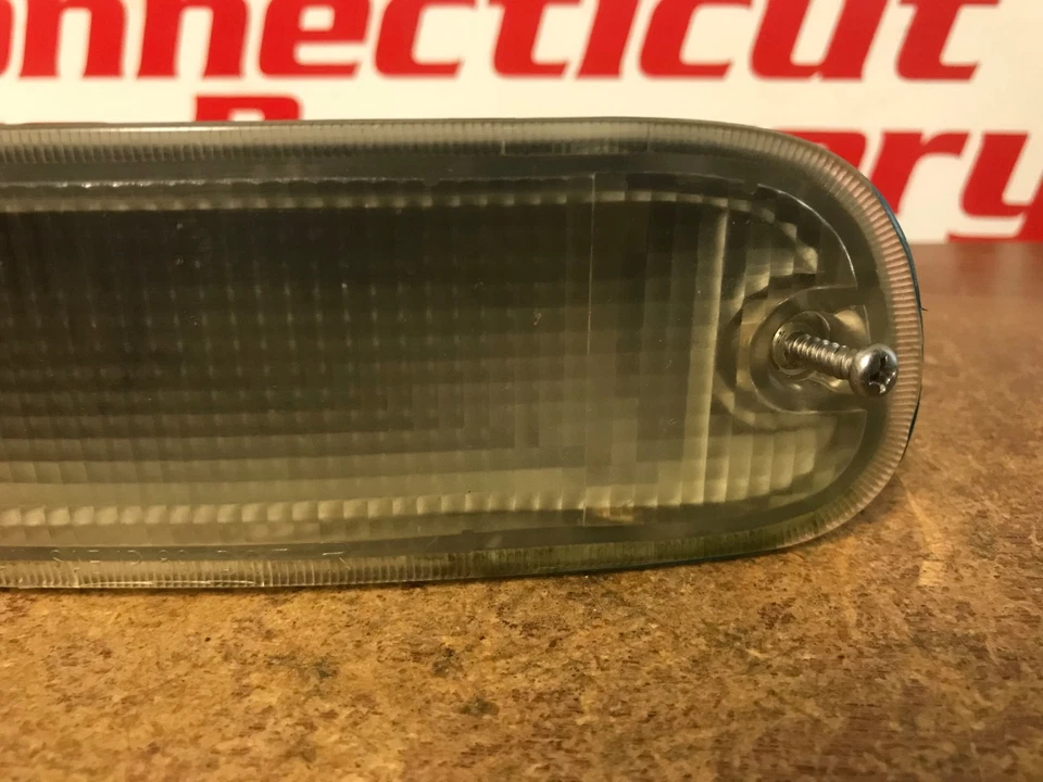 GEO STORM 1992 luz de señalización de giro de estacionamiento derecho/pasajero OEM #360 Foto 2 de 4