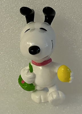 Peanuts 1994 Snoopy Easter Basket & Egg Whitman s Collectible Figurine