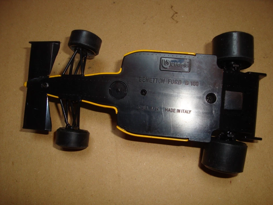 MODELLINO BURAGO BENETTON F1 FORD B 188 scala 1/24 - Immagine 3 di 3