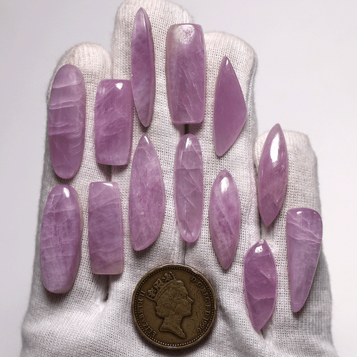 Venta al por mayor 13 piezas piedras preciosas de cabujón sin tratar kuncita natural de alta calidad 24 mm-31 mm - Imagen 4 de 12