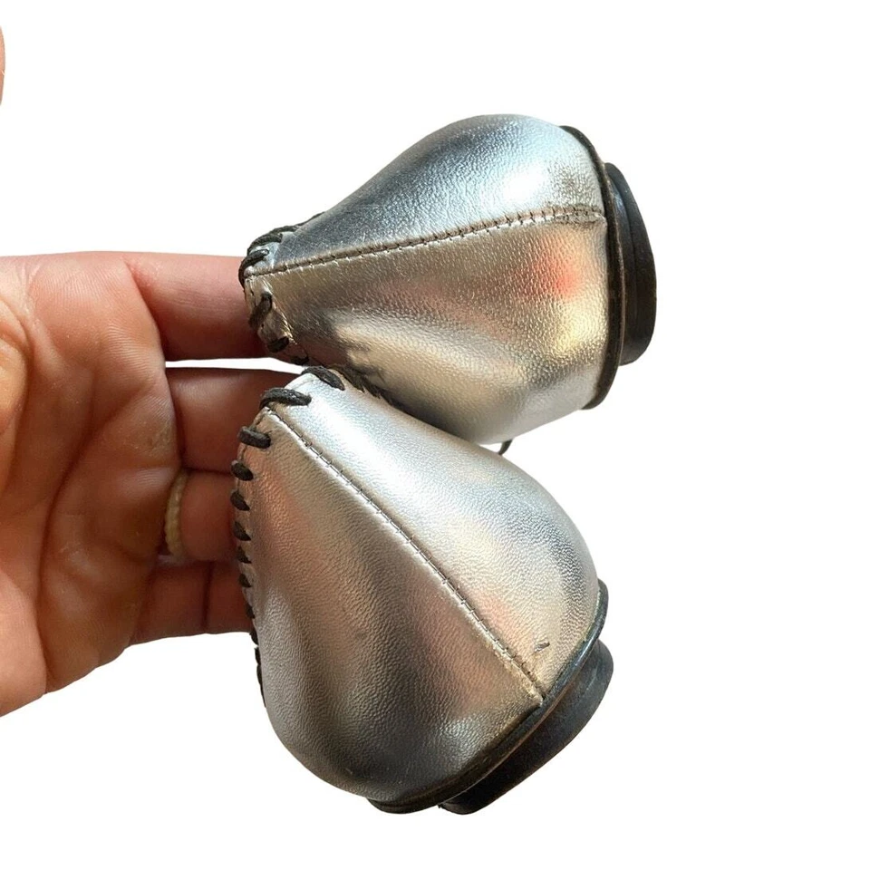 ISABELLA FIORE Vero Cuoio Cuero Italiano Metálico Plata Borla Ballet Plano 7.5 Foto 4 de 4