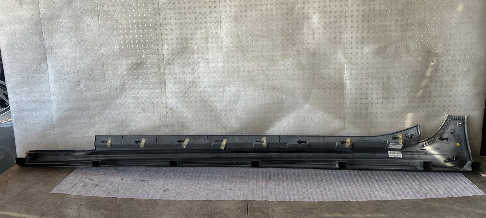 2014 - 2024 MASERATI GHIBLI RIGHT ROCKER MOLDING COVER OEM 670010791