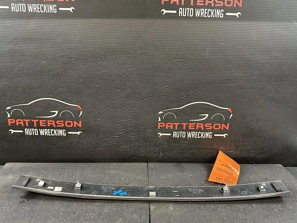 17-20 FIAT 124 SPIDER PARABRISAS MOLDURA CENTRAL GRIS 42A ID N243508X1 Foto 4 de 4