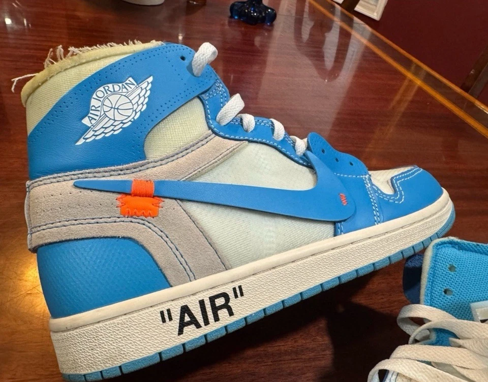 Talla 10 - Jordan 1 Retro OG x Off-White Alto UNC Foto 2 de 4