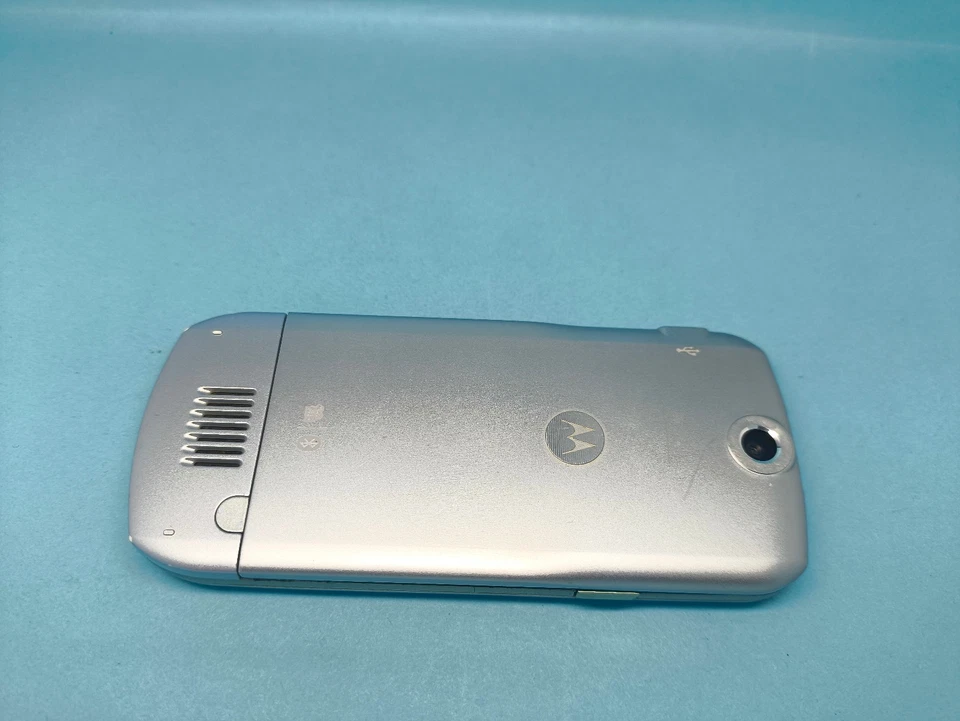 Motorola SLVR L6 (Unlocked) Mobile Phone Good Condition - Image 4 of 4