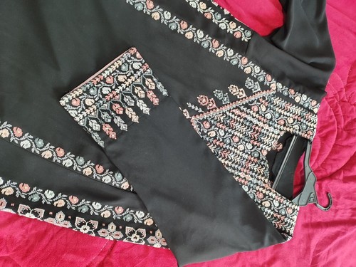 Palestinian heritage dress, hand embroidery, in the Hebron heritage style - Picture 7 of 14