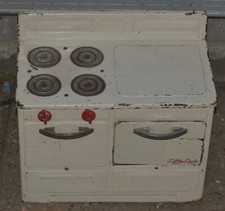 Vintage LITTLE LADY Metal Stove/Sink/Oven White Metal Toy
