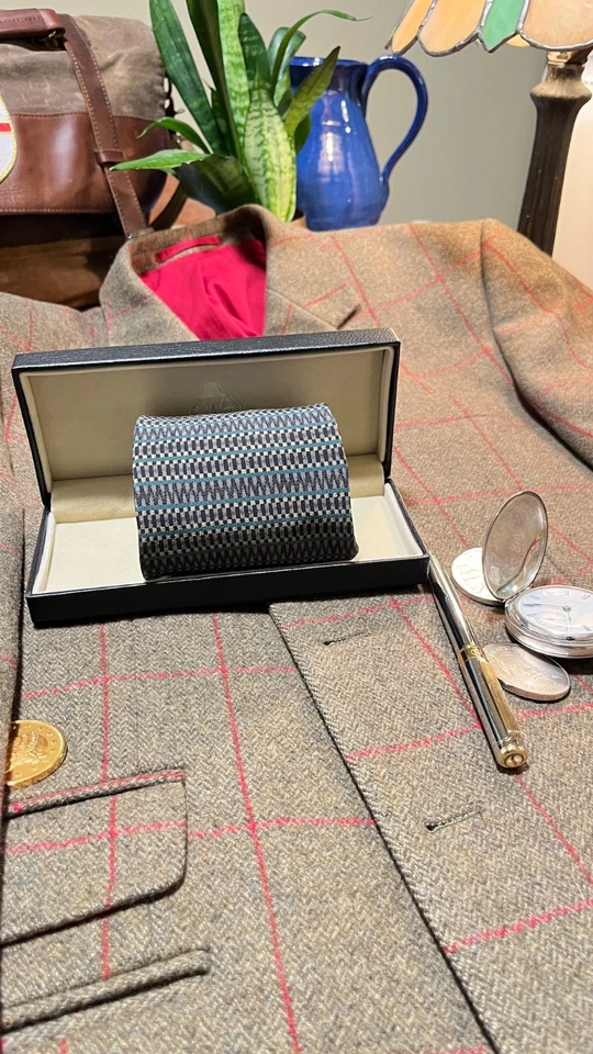 Gravata larga clássica ALFANI azul-petróleo, tons de cinza, ouro branco e camelo - Imagem 2 de 4