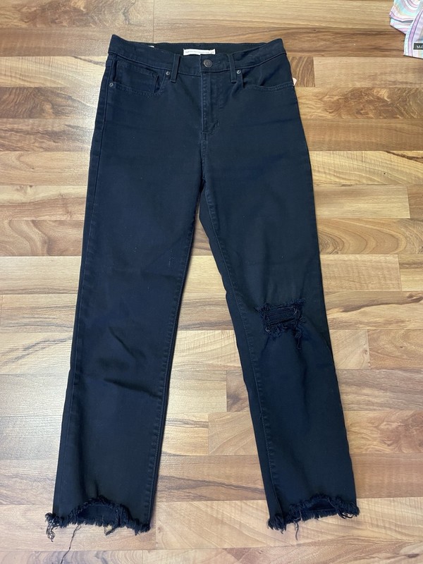 Levi’s Premium 724 Black Distressed High Rise Straight Cropped Jeans Size 27 (D)