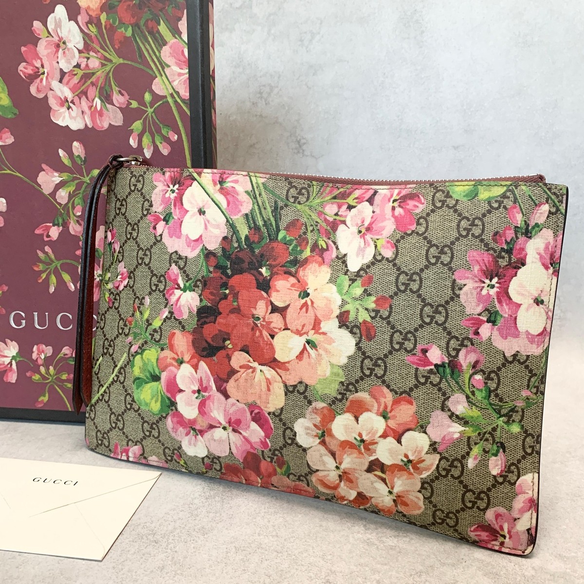 GUCCI 546349 GGブルームス クラッチバッグ フラワー GG柄 GUCCI Clutch Bag Handbag Blooms Flora GG Supreme Purse PVC Leather