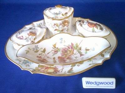 Seltenes Wedgwood Teil Schminktisch Set mit ovaler Platte, Deckel Schmuckstück & Schale
