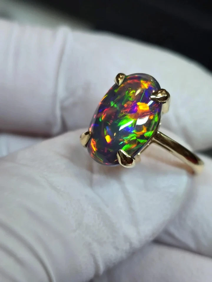 Anillo muy hermoso anillo cabujón de ópalo negro etíope natural y oro macizo de 14 quilates Foto 2 de 4
