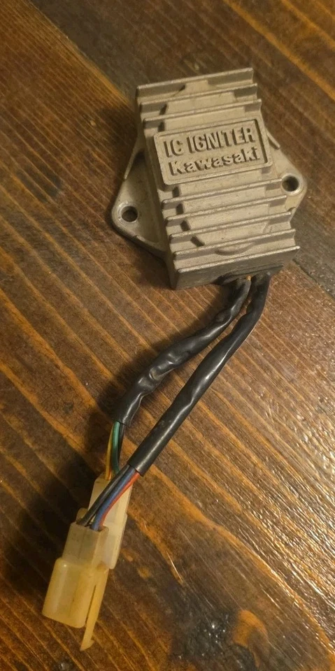 1980-1982 KAWASAKI KZ550 KZ550A OEM CDI IGNITER 21119-1017 - Image 2 of 4