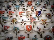 GOSS CRESTED CHINA PORTLAND VASE VARIOUS A-Z (B11)