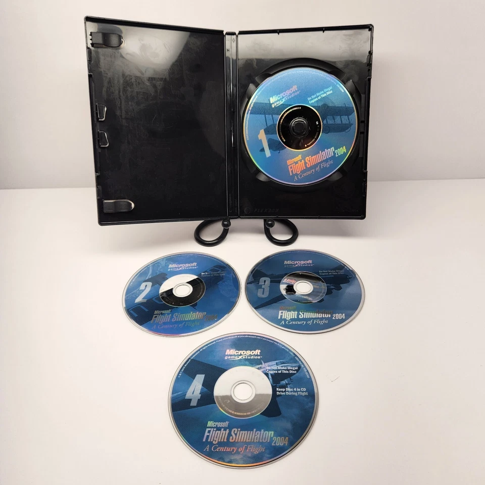 Microsoft Flight Simulator  2004 - A Century Of Flight - PC No Manual - Image 2 of 4