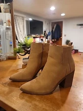NEW Women's Whitney Heeled Boots Natural Booties Universal Thread Zipper Sz 8.5