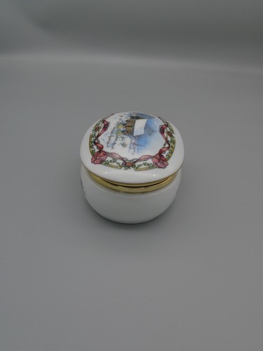 Vintage Christmas Holiday Music Box Snow Covered Bridge 'O Come All Ye Faithful' - Picture 3 of 7