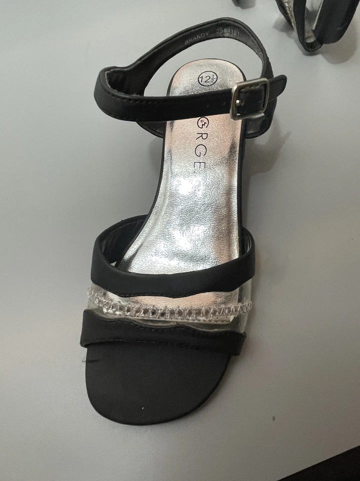 NUEVO SIN ETIQUETAS/NUEVO SIN CAJA SANDALIA NIÑA TELA SATINADA NEGRA Y DIAMANTES DE IMITACIÓN ELEGANTE FIESTA GLAMOUR TALLA 12.5 Foto 3 de 4