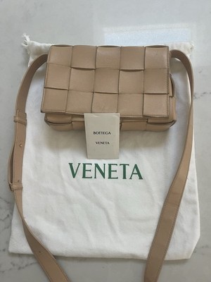 ■BOTTEGA VENETA■カセット ショルダーバッグ ベージュ　レザー Bottega Veneta Cassette Beige Woven Shoulder Bag Women's Small w