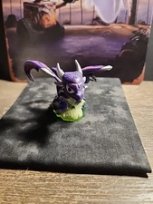Skylanders Cynder -Spyro's Adventure Figure Activision 2011 Green Base Retired 