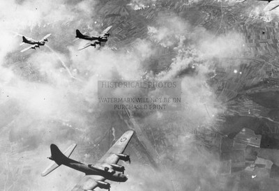 BOEING B-17F FORMATION SCHWEINFURT GERMANY 1943 13X19 PHOTO