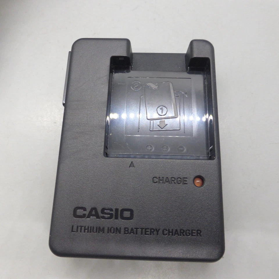 Casio Battery Charger BC-60L for Casio NP-60 Batteries - Image 2 of 4