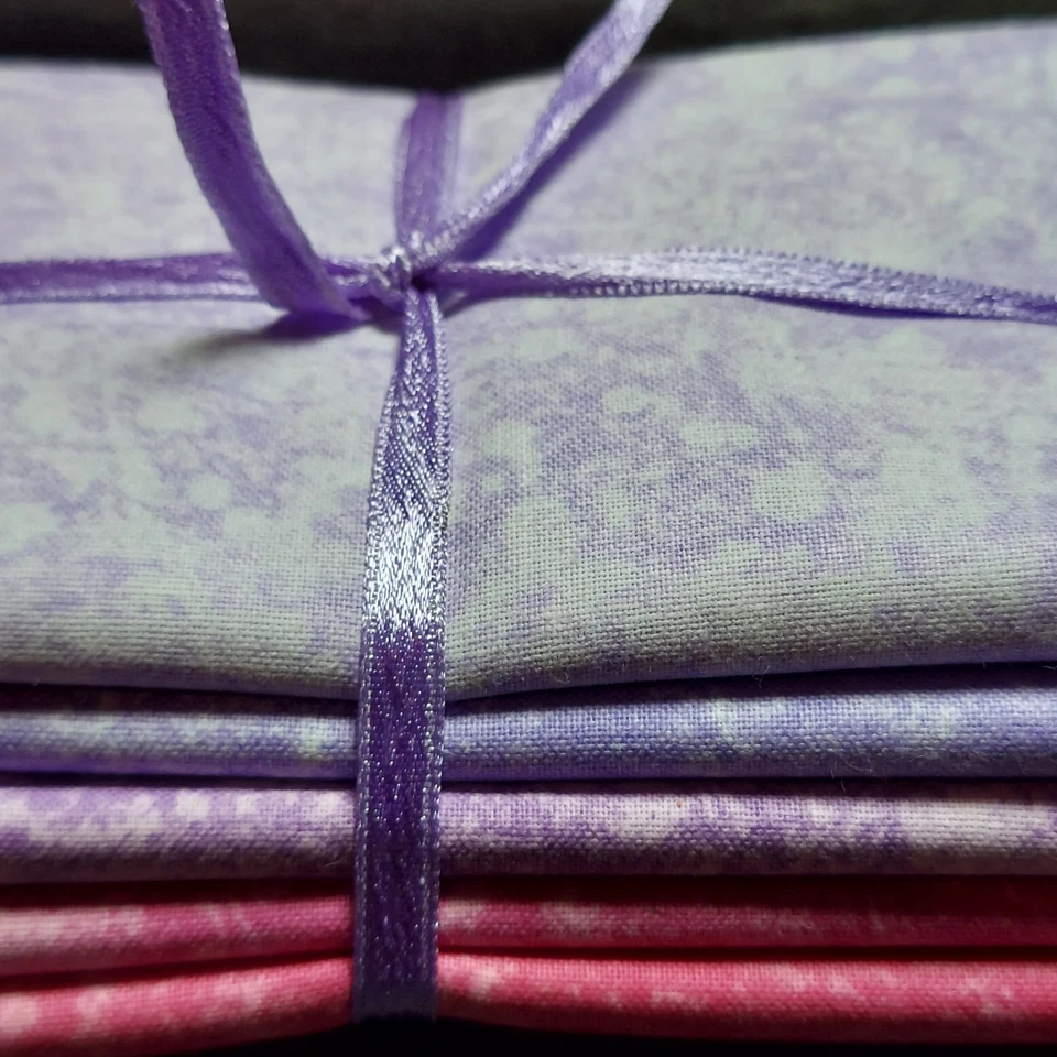 5 Fat Quarters. Pinks. 100% Cotton. 18 X 22 Inches - Image 3 of 3