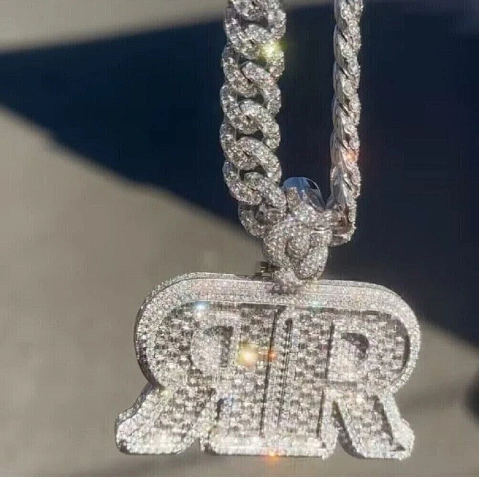 Colgante de plata 925 con letra inicial RR personalizado de moissanita natural de 5,00 quilates para hombre Foto 2 de 4