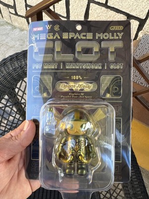 POP MART MEGA SPACE MOLLY CLOT-Olive Alienegra 100%