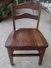 REFINISHED VINTAGE ANTIQUE OAK CHILDRENS FIRST GRADE ELEMENTARY SCHOOL CHAIR