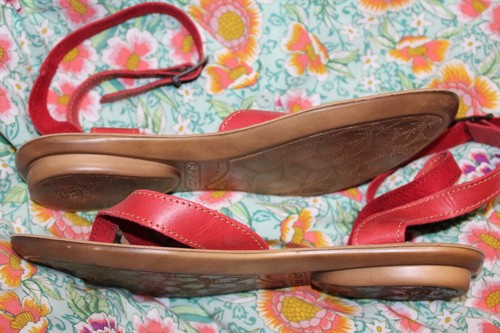 FLY FLOT LADIES RED LEATHER FLOWER FRONT SANDALS. MADE IN ITALY. NNB. EURO : 38. - Picture 7 of 7