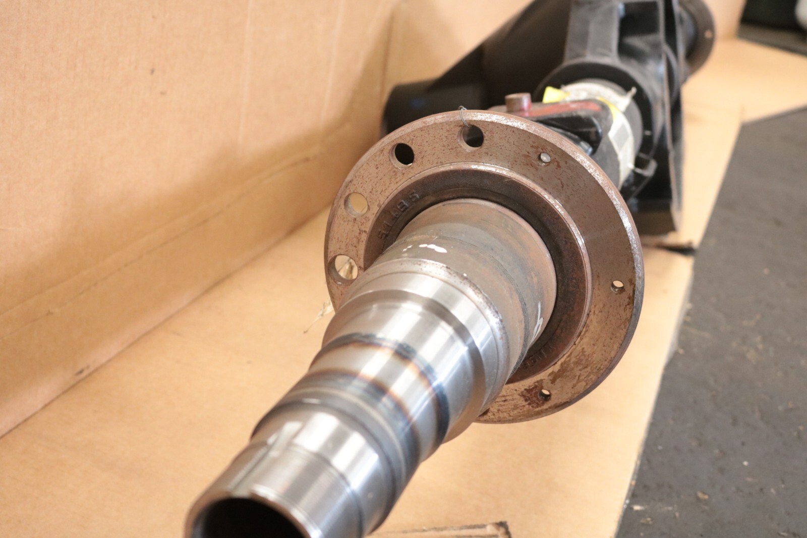 20002007 Chevy C4500 C5500 GMT 560 P Truck Dana 80 Rear Axle Housing