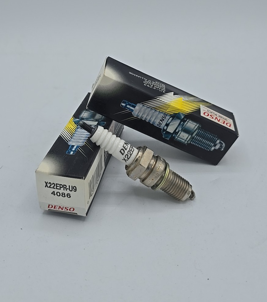 NOS 2 PACK of Denso Sparks Plugs 4086 X22EPR-U9 SP-11