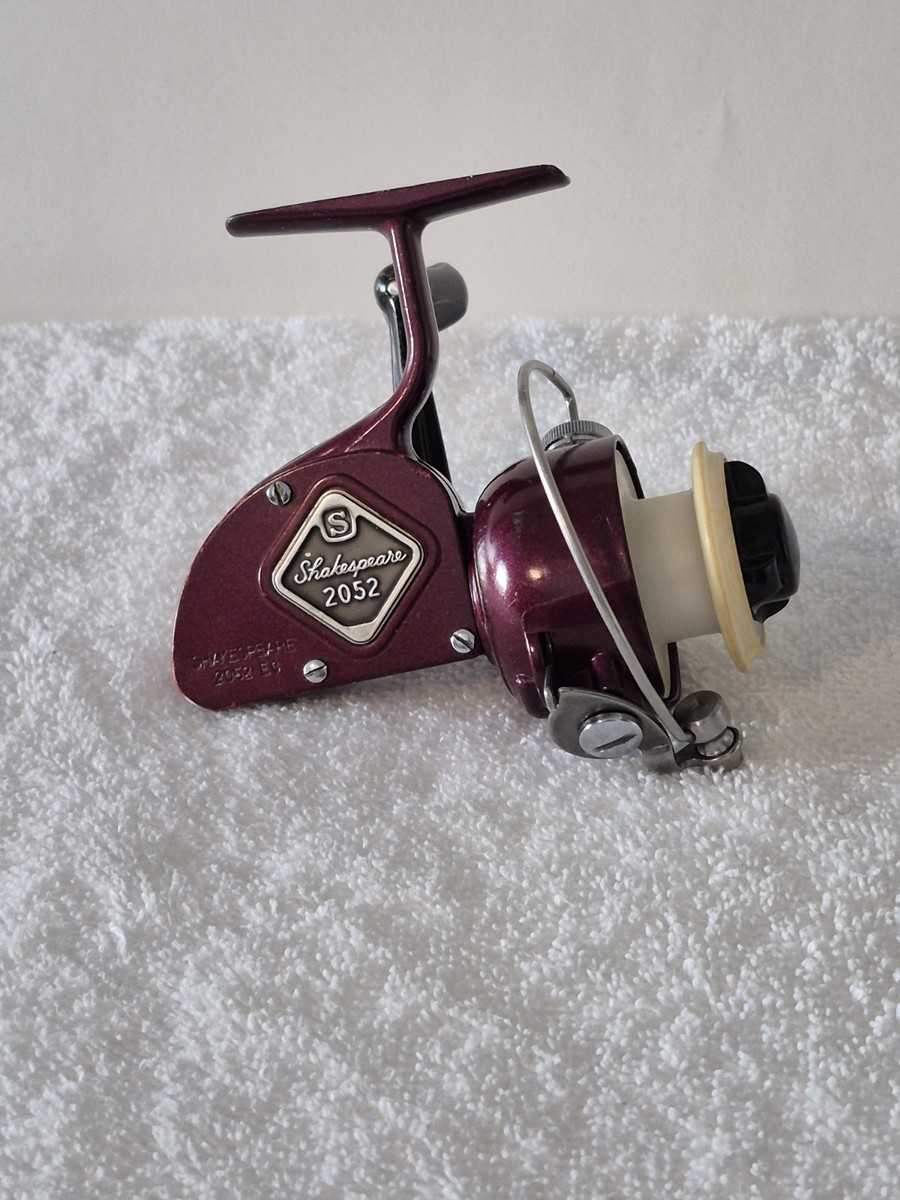 Vintage Shakespeare 2052 Model EC 1968 Ultralight Spinning