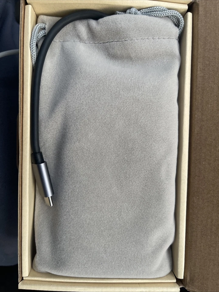 UtechSmart 11 in 1 USB-C Docking Station UCN3270 - Image 3 of 4