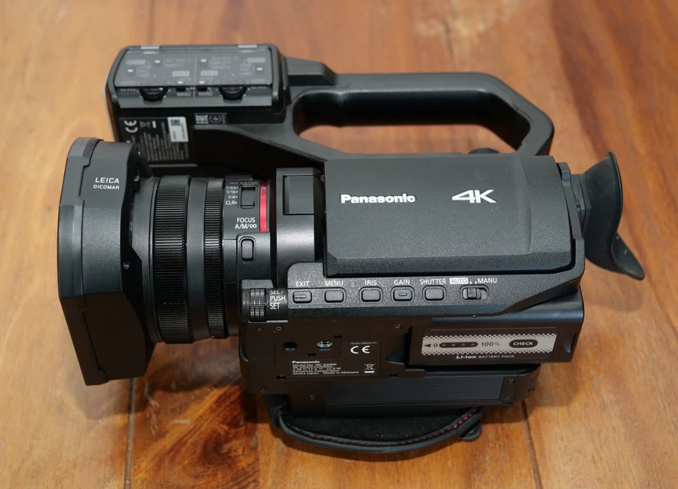 Panasonic HC-X2000E Ultrakompakter 4K 60p Handheldcamcorder - Schwarz - Bild 3 von 4